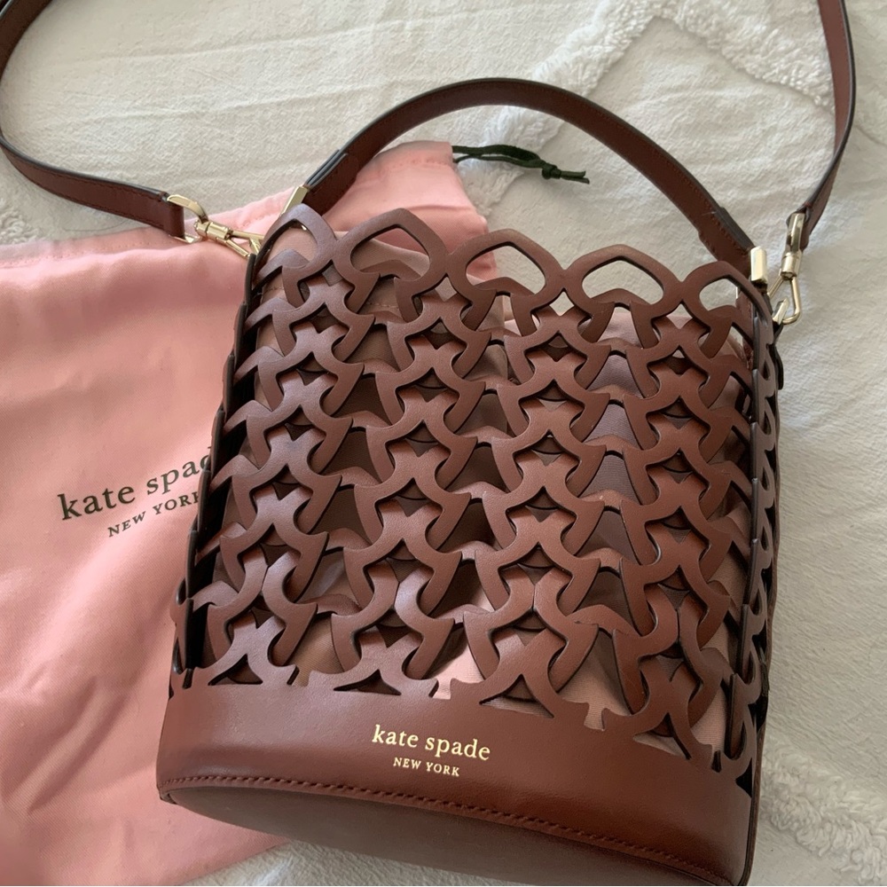 Kate Spade NY small Dorie bucket bag in cinnamon spice used once!